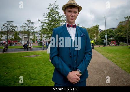 Galway, Irland. 30. Juli 2015. Weithin bekannt als "˜Ladies Tag" auf dem Galway Festival Donnerstag vereint das beste im Rennsport und Mode für den Höhepunkt des Sommers Rennkalenders. Dies ist das reichste National Hunt-Rennen in Irland '' "laufen über eine Entfernung von zwei Meilen mit dem Preisgeld in Höhe von â'¬300, 000. © Velar Grant/ZUMA Draht/Alamy Live-Nachrichten Stockfoto