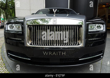 BERLIN - 14. Juni 2015: Full-Size-Luxus-Auto Rolls-Royce Wraith (ab 2013). Die Classic Days am Kurfürstendamm. Stockfoto