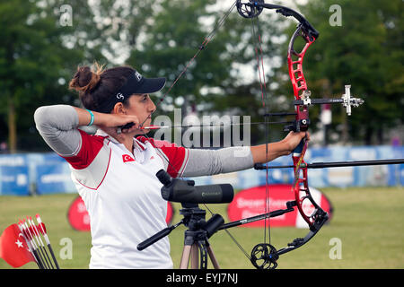 Kopenhagen, Dänemark, 30. Juli 2015: Türkische Archer, die Yesmin Bostan in World Archery Championships in Kopenhagen während der einzelnen Spiele am Donnerstag in Verbundbogen konkurriert. Bildnachweis: OJPHOTOS/Alamy Live-Nachrichten Stockfoto