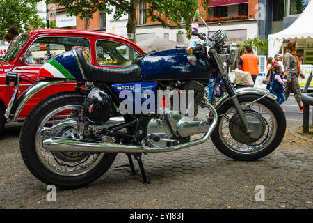 BERLIN - 14. Juni 2015: Motorrad Laverda 750 SF. Die Classic Days am Kurfürstendamm. Stockfoto