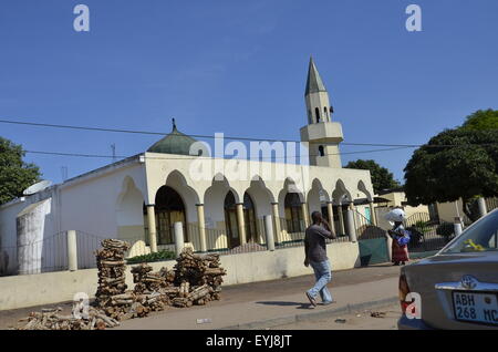 Am Straßenrand Szenen aus dem Leben von Inhambane, Maputo, Mosambik, Dezember 2015 Stockfoto