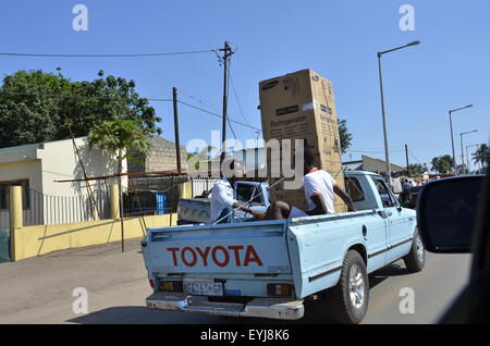 Am Straßenrand Szenen aus dem Leben von Inhambane, Maputo, Mosambik, Dezember 2015 Stockfoto