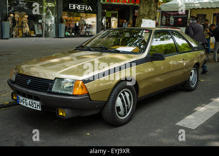 BERLIN - 14. Juni 2015: Sport kompakt Renault Fuego GTX 2.0, 1981. Die Classic Days am Kurfürstendamm. Stockfoto