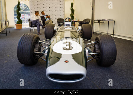 BERLIN - 14. Juni 2015: Rennwagen Formel-2, Brabham BT23-5, pilot Jochen Rindt, 1967. Die Classic Days am Kurfürstendamm. Stockfoto
