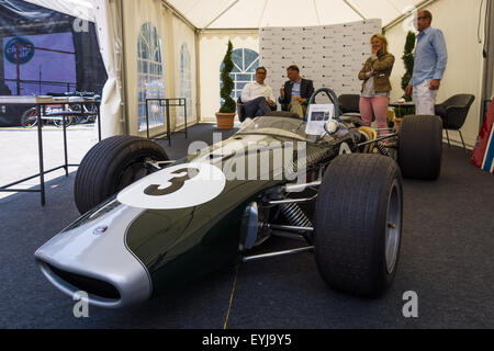 BERLIN - 14. Juni 2015: Rennwagen Formel-2, Brabham BT23-5, pilot Jochen Rindt, 1967. Die Classic Days am Kurfürstendamm. Stockfoto