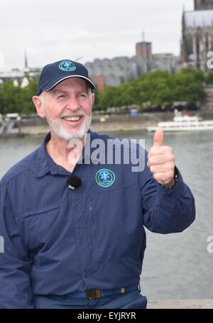 Köln, Deutschland. 30. Juli 2015. Australische Special Effects Künstler Robert 'Bob' McCarron alias Dr. Bob, der in der RTL-Show "Ich bin Ein Star – Holt mich Hier Raus!" erschienen (lit.) "Ich bin ein Star – holt mich hier raus), Posen am Rhein-Ufer in Köln, 30. Juli 2015. Er gehört zu den Gaststars der RTL-Sommer-Show "Ich bin Ein Star? Lasst mich Wieder Rein! " (lit.) "Ich bin ein Star - lass mich wieder rein). Foto: Horst Galuschka/Dpa/Alamy Live-Nachrichten Stockfoto