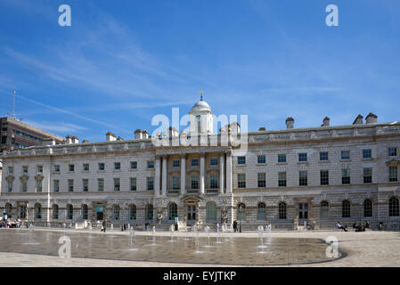 Somerset House Edmond J Safra Fountain Court London England Stockfoto