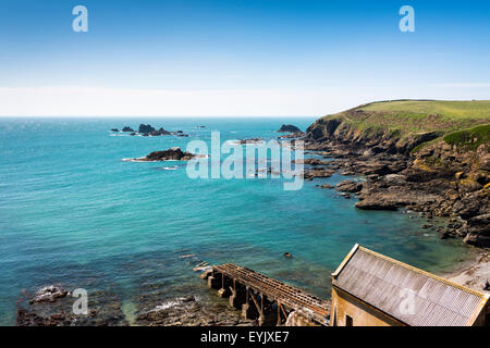 Alte verlassene Rettungsstation Polpeor Cove am Lizard Point in Cornwall Stockfoto