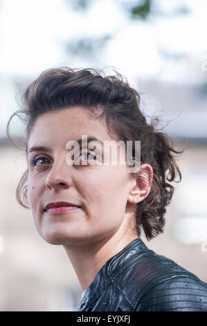 Britische Schauspielerin und Autorin, Jessie Burton, erscheinen auf dem Edinburgh International Book Festival Stockfoto