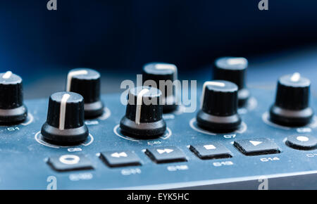 Synthesizer Patch Panel close-up Button Knopf auf Touch-panel Stockfoto