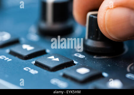 Synthesizer Patch Panel close-up Button Knopf auf Touch-panel Stockfoto