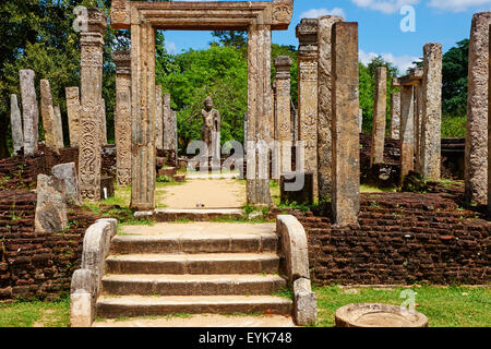 Sri Lanka, Ceylon, North Central Province, antiken Stadt Polonnaruwa, UNESCO-Weltkulturerbe, Viereck, Hatadage Tempel Stockfoto