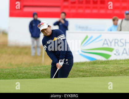 Turnberry, Schottland. 31. Juli 2015. Ricoh Womens British Open Golf Runde 2. Inbee Park-Chips für das 18., an einem kühlen Tag auf dem Golfplatz. © Aktion Plus Sport/Alamy Live-Nachrichten Stockfoto