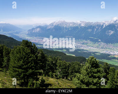 Blick auf Innsbruck, Tirol, vom Patscherkofel Blick auf Nordkette Stockfoto