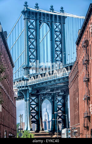 Empire State Building über die Manhattan Bridge angezeigt Stockfoto