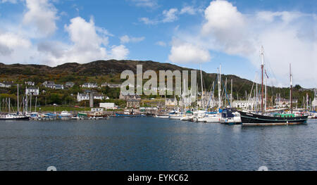 Tarbert Hafen und Erbe Dorf liegt an den Ufern des Loch Fyne in Argyll in Schottland, Großbritannien. Stockfoto