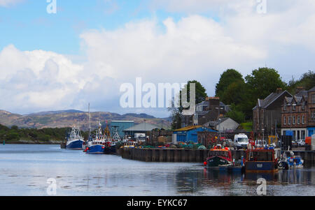 Tarbert Hafen und Erbe Dorf liegt an den Ufern des Loch Fyne in Argyll in Schottland, Großbritannien. Stockfoto