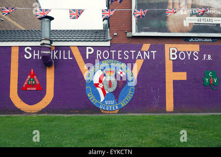 Loyalist Wandbild auf der Shankill Road in West Belfast, Nordirland Stockfoto