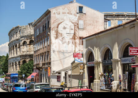 Pula, Istrien, Kroatien. Die Arena in Pula, ein römisches Amphitheater, erbaut zwischen 27 - 68AD. Eines der sechs größten erhaltenen Arenen. Stockfoto