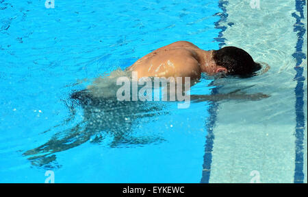 Kazan, Russland. 31. Juli 2015. Patrick Hausding Deutschland reagiert, während die Männer 3 m-Sprungbrett Finale der 16. FINA Swimming World Championships im Aquatics Palace in Kasan, 31. Juli 2015. Foto: Martin Schutt/Dpa/Alamy Live News Stockfoto