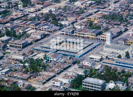 Luftaufnahme eines Marktes und Umgebung in der Nähe von Port Au Prince, Haiti. Stockfoto