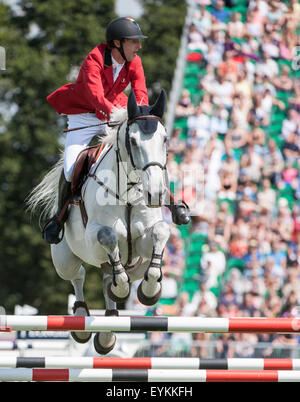 Hickstead, UK. 31. Juli 2015. Die Longines Royal International Horse Show. Pieter Devos [BEL] Reiten DYLANO in Aktion während der Furusiyya FEI Nations Cupª of Great Britain präsentiert von Longines. Bildnachweis: Stephen Bartholomäus/Alamy Live-Nachrichten Stockfoto