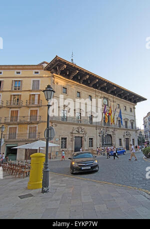 Ajuntament de Palma de Mallorca auf der Plaza de Cort am 22. Juli 2015 in Palma De Mallorca, Balearen, Spanien Stockfoto