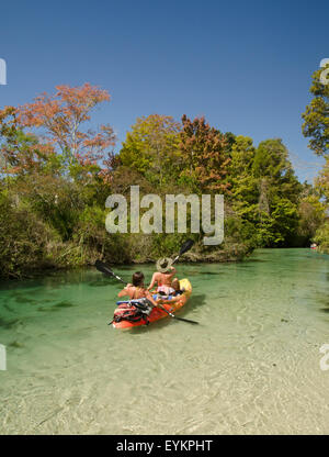 Kajak am Fluss Weeki Wachee, Spring Hill Florida Stockfoto