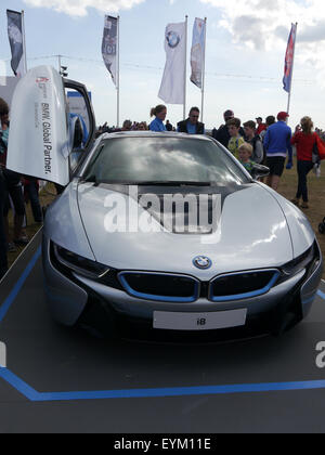 Der BMW i8 Hybriden Supersportwagen auf dem Display an einem motor show Stockfoto