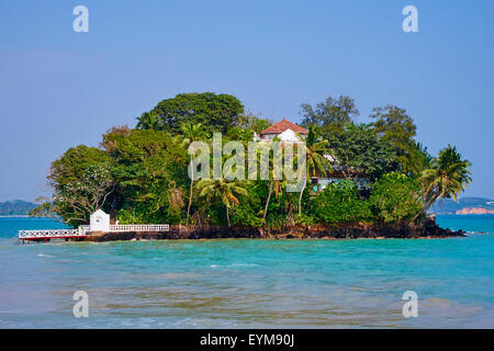 Sri Lanka, Southern Province, South Coast Strand, Weligama Bay, Insel Taprobane Stockfoto