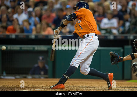 Houston, TX, USA. 31. Juli 2015. Houston Astros Shortstop Carlos Correa (1) schlägt einen Home Run während der 5. Inning ein Hauptliga-Baseball-Spiel zwischen der Houston Astros und die Arizona Diamondbacks im Minute Maid Park in Houston, Texas. Trask Smith/CSM/Alamy Live-Nachrichten Stockfoto