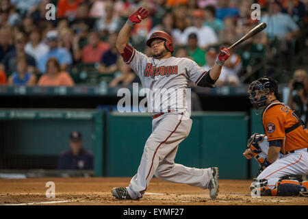 Houston, TX, USA. 31. Juli 2015. Arizona-Diamantmarkierungen Catcher Welington Castillo (7) Fledermäuse während der 2. Inning ein Hauptliga-Baseball-Spiel zwischen der Houston Astros und die Arizona Diamondbacks im Minute Maid Park in Houston, Texas. Trask Smith/CSM/Alamy Live-Nachrichten Stockfoto