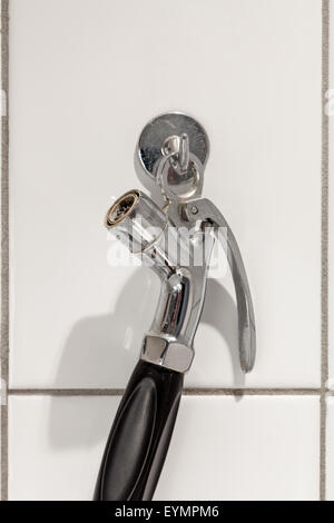 Spülen-Spray oder Bidet auf dem weißen Hintergrund Stockfoto