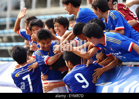 Kanagawa, Japan. 30. Juli 2015. Yokohama F Marinos Jugendteam Gruppe Fußball /Soccer: 39. Japan Club Youth Football Championship (U18) Halbfinalspiel zwischen Yokohama F.Marinos Jugend 2-0 Vegalta Sendai Jugend im Nippatsu-Mitsuzawa-Stadion in Kanagawa, Japan. © Kenzaburo Matsuoka/AFLO/Alamy Live-Nachrichten Stockfoto