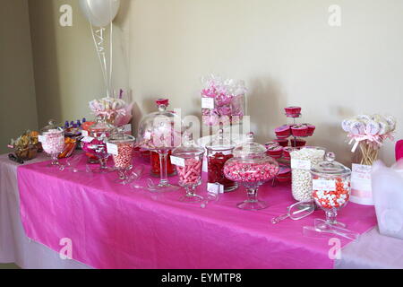 Bonbons oder Lutscher Buffet-Tisch auf einer party Stockfoto