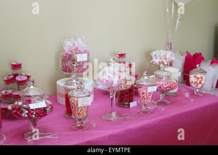 Bonbons oder Lutscher Buffet-Tisch auf einer party Stockfoto