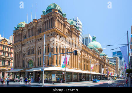 SYDNEY, Australien - 30. November 2014: Queen Victoria Building an einem sonnigen Tag in Sydney im Frühjahr. Stockfoto