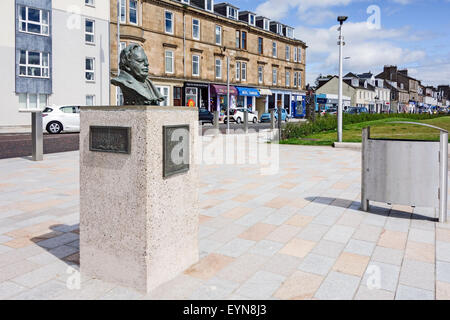 Helensburgh Meer gelegen mit Blick auf Fluss Clyde in Argyll & Bute Schottland mit Denkmal für John Logie Baird Stockfoto