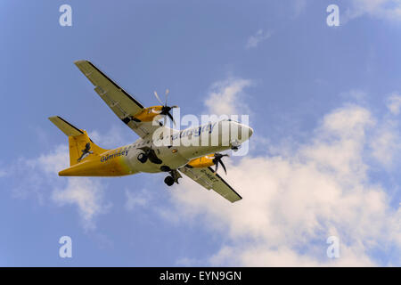 ATR 42/72 Endanflug auf Bristol International Airport landen Stockfoto