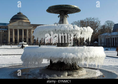 Springbrunnen, Wiesbaden, Bowling Green, Winter Stockfoto