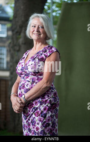 Journalist, Kate Adie, erscheinen auf dem Edinburgh International Book Festival. Stockfoto