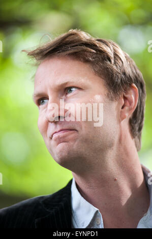 Britischer Journalist, Luke Harding, erscheinen auf dem Edinburgh International Book Festival. Stockfoto