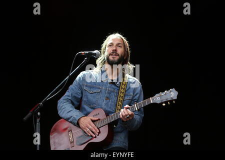 Penrith, Cumbria, UK. 2. August 2015. Grant Nicholas tritt auf der Main Stage bei Kendal Aufruf 2015. Stockfoto