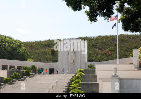 Honolulu, Hawaii, USA. 28. Juli 2015. Die Dame Columbia Statue, National Memorial Cemetery of the Pacific (Punchbowl Cemetery). Stockfoto