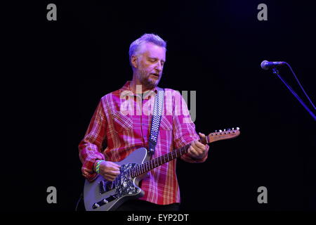 Penrith, Cumbria, UK. 2. August 2015. Billy Bragg tritt auf der Main Stage bei Kendal Aufruf 2015. Bildnachweis: SJN/Alamy Live-Nachrichten Stockfoto