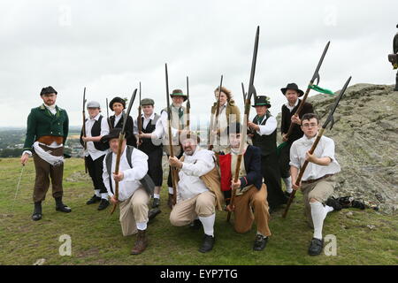 County Wexford, Irland. 2. August 2015. Re-enactment posieren vor die Nachstellung der Schlacht von Vinegar Hill in der Nähe von Enniscorthy Stadt im County Wexford, Irland Darstellung einer historischen Schlacht zwischen der United Irishmen und britischen Truppen im Jahr 1798. Bildnachweis: Brendan Donnelly/Alamy Live-Nachrichten Stockfoto