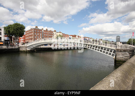 Ha'penny Brücke über den Fluss Liffey Dublin Irland Stockfoto