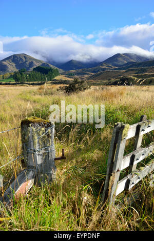 Spektakuläre Landschaft auf dem State Highway 94 Fahrt von Dunedin nach Te Anau, Southland, Südinsel, Neuseeland Stockfoto