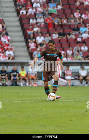 Köln, Deutschland. 2. August 2015. Pre-Season Turnier. Koloniale Cup. FC Porto gegen Stoke City. Evandro das Mittelfeld zu kontrollieren. Bildnachweis: Aktion Plus Sport/Alamy Live-Nachrichten Stockfoto