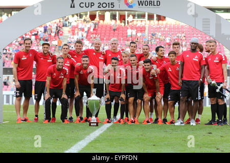 Köln, Deutschland. 2. August 2015. Pre-Season Turnier. Colonia-Cup. FC Porto gegen Stoke City. 2015 Colonia Cup Champions, FC Köln. Bildnachweis: Aktion Plus Sport/Alamy Live-Nachrichten Stockfoto